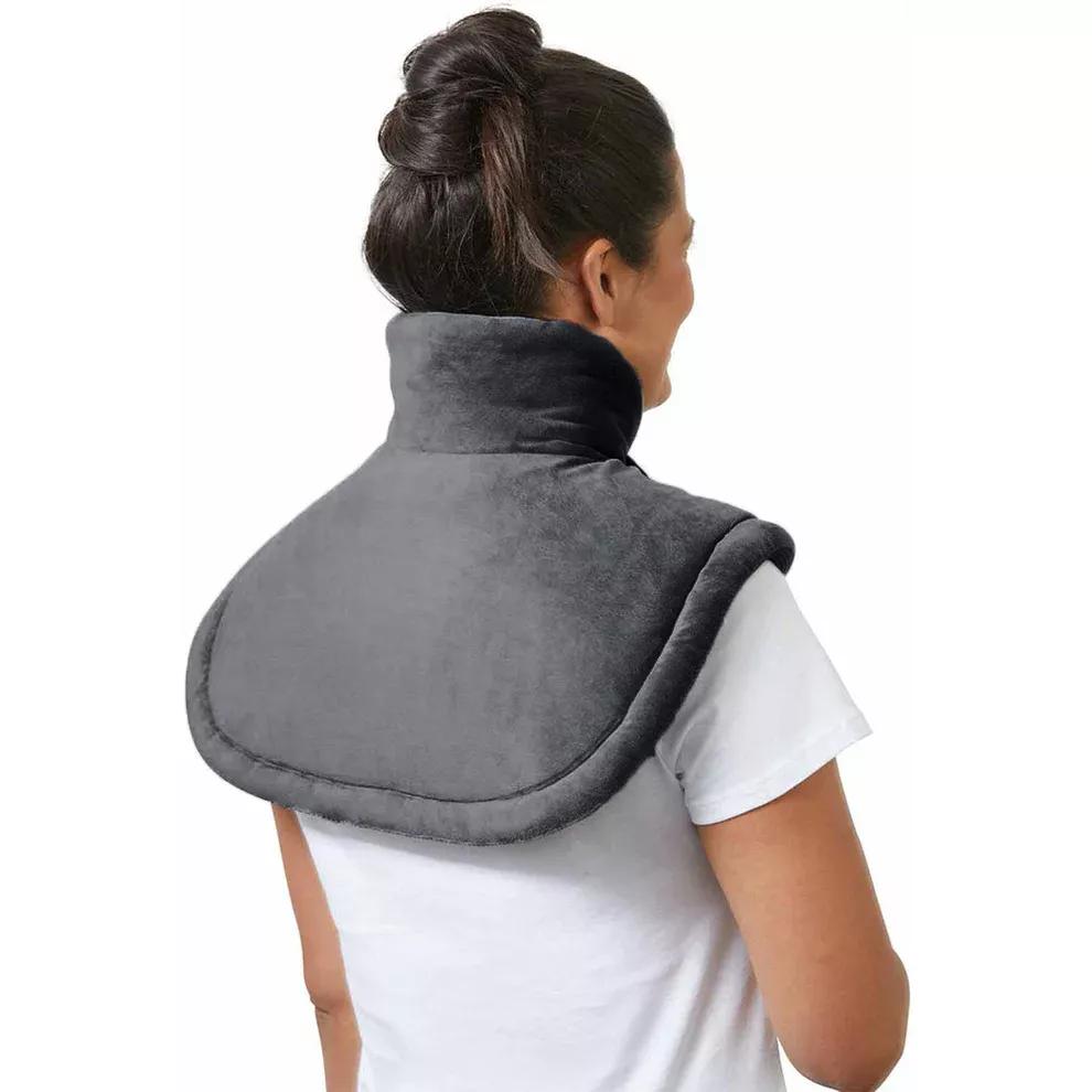 Heating pad for neck and shoulder